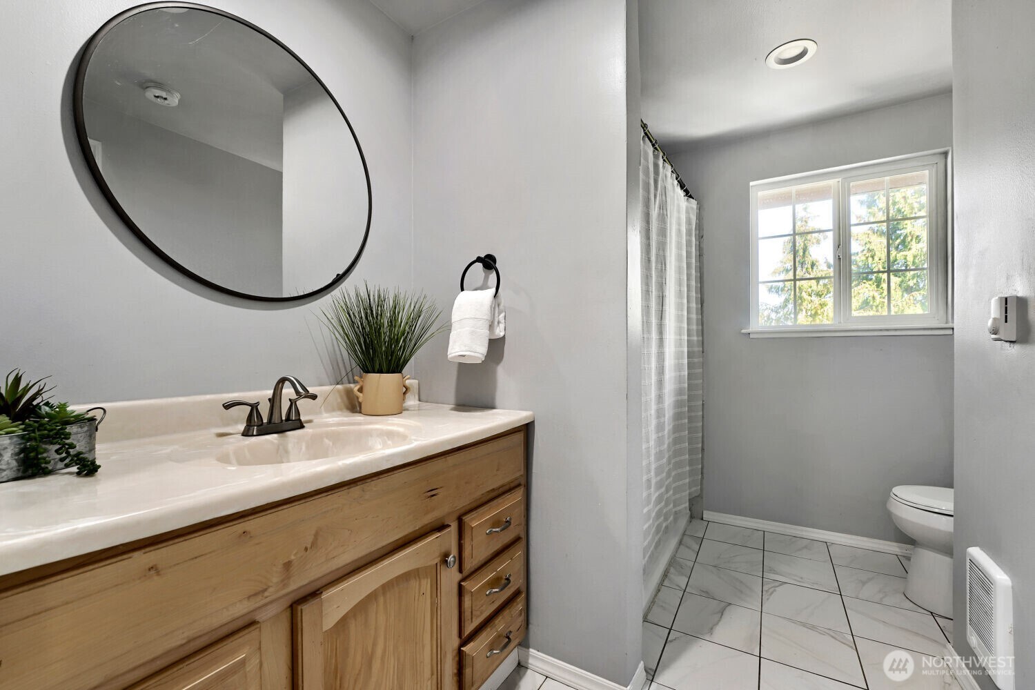 217 Capri Place Everett WA 98203