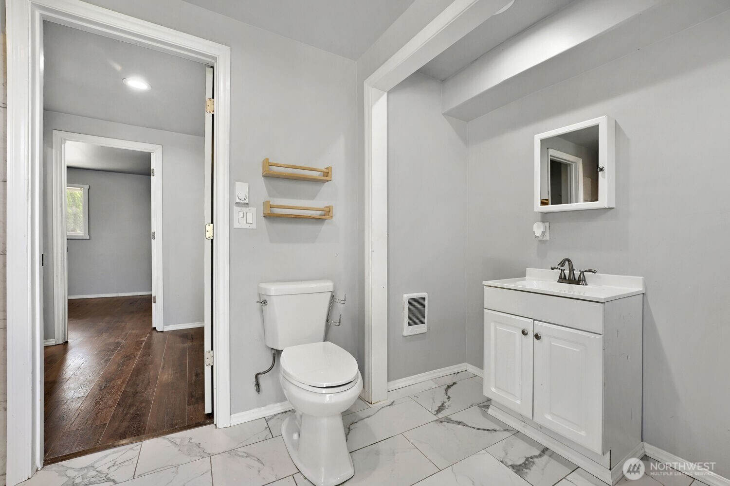 217 Capri Place Everett WA 98203