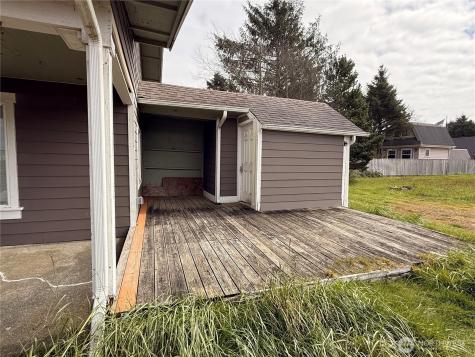 141 Barnacles Street NW Ocean Shores WA 98569