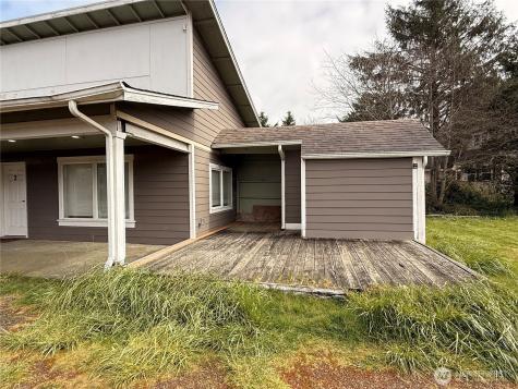 141 Barnacles Street NW Ocean Shores WA 98569