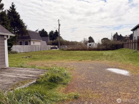 141 Barnacles Street NW Ocean Shores WA 98569