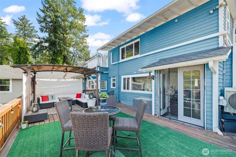 303 Puyallup Street Steilacoom WA 98388