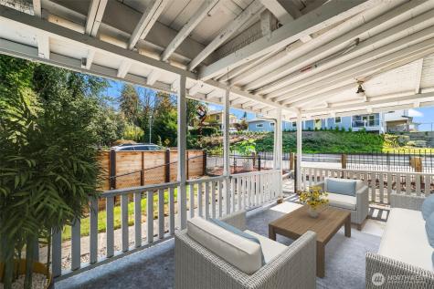 303 Puyallup Street Steilacoom WA 98388