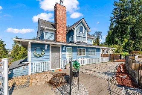 303 Puyallup Street Steilacoom WA 98388