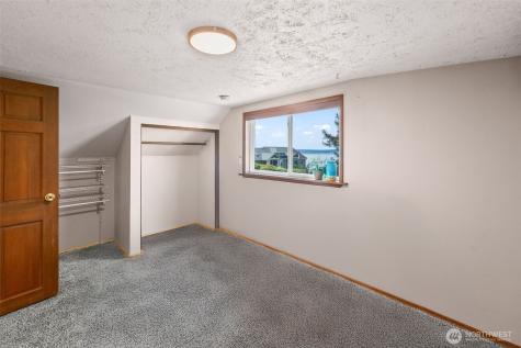 303 Puyallup Street Steilacoom WA 98388