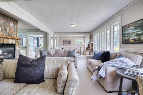 1379 Gulf Road Point Roberts WA 98281