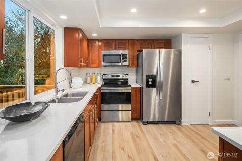 17014 NE 28th Place Bellevue WA 98008