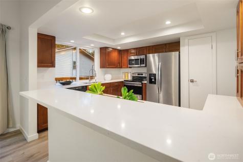 17014 NE 28th Place Bellevue WA 98008