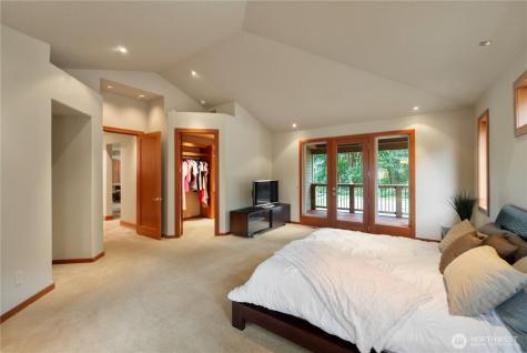 2604 100th Avenue E Edgewood WA 98371