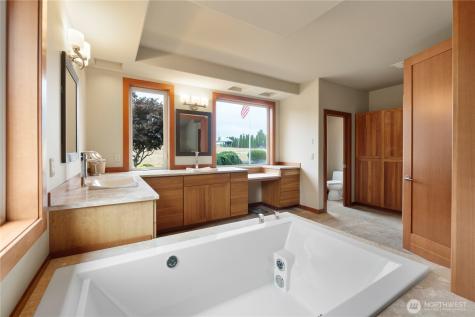 2604 100th Avenue E Edgewood WA 98371