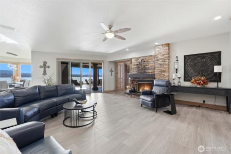 266 Columbia Point Road Longview WA 98632