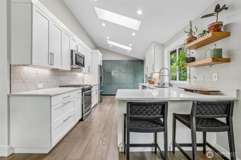 12022 210th Place SE Issaquah WA 98027