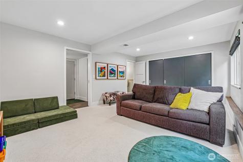 12022 210th Place SE Issaquah WA 98027