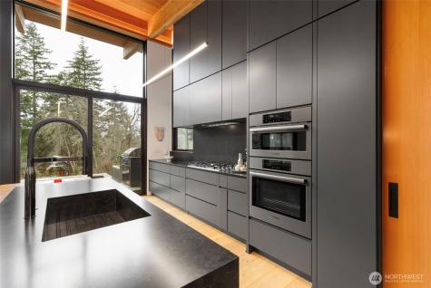 1502 Holcomb Street Port Townsend WA 98368