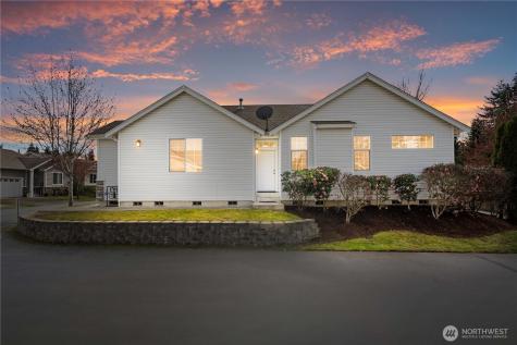 814 10th Street SE Puyallup WA 98372