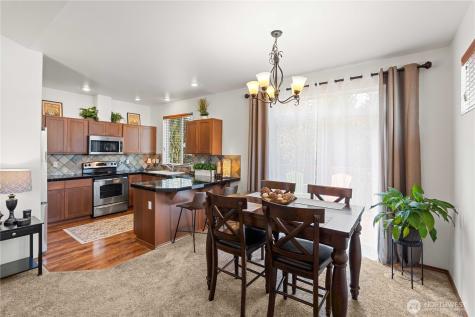 814 10th Street SE Puyallup WA 98372