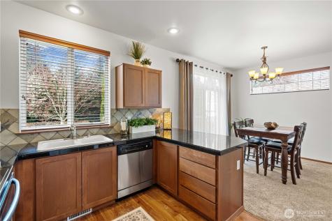 814 10th Street SE Puyallup WA 98372