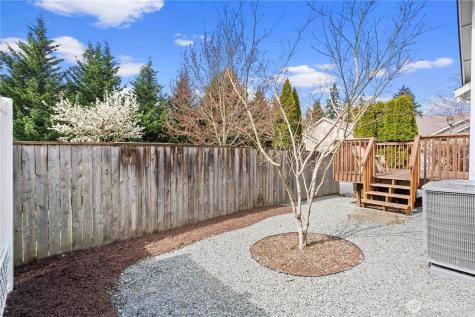 814 10th Street SE Puyallup WA 98372