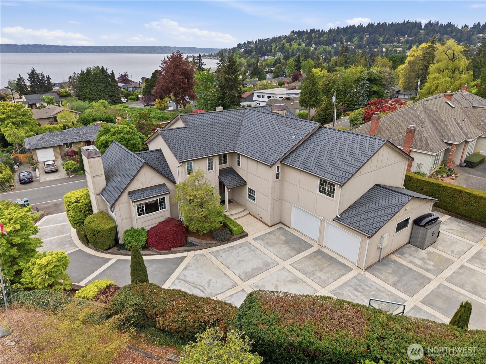 18124 Riviera Place SW Normandy Park WA 98166