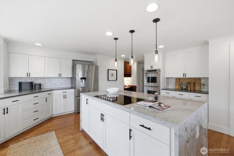 18124 Riviera Place SW Normandy Park WA 98166