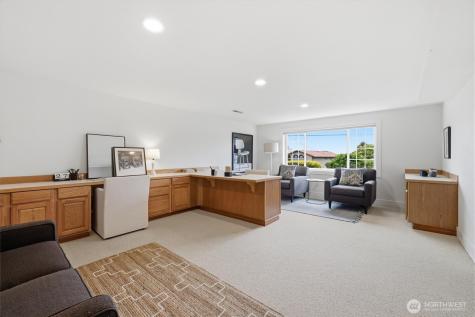 18124 Riviera Place SW Normandy Park WA 98166