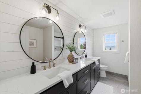 18124 Riviera Place SW Normandy Park WA 98166