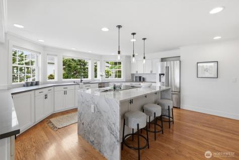 18124 Riviera Place SW Normandy Park WA 98166