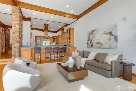 8551 NE Juanita Drive Kirkland WA 98034