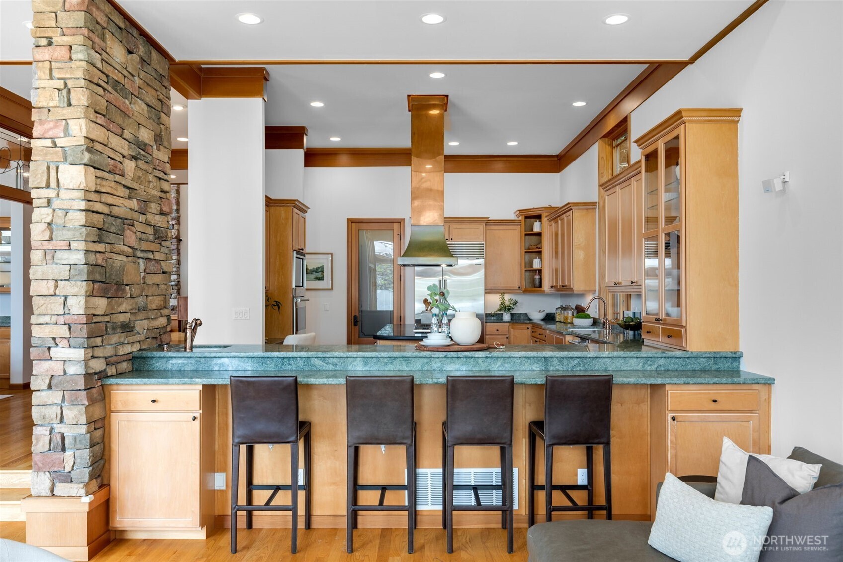 8551 NE Juanita Drive Kirkland WA 98034
