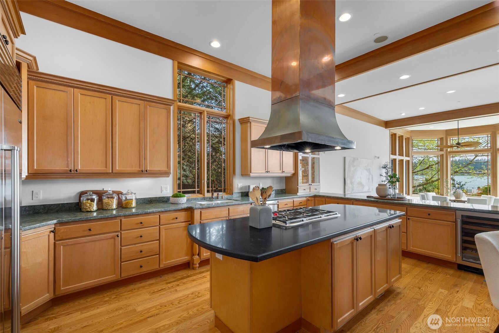 8551 NE Juanita Drive Kirkland WA 98034