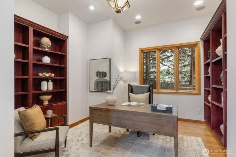 8551 NE Juanita Drive Kirkland WA 98034