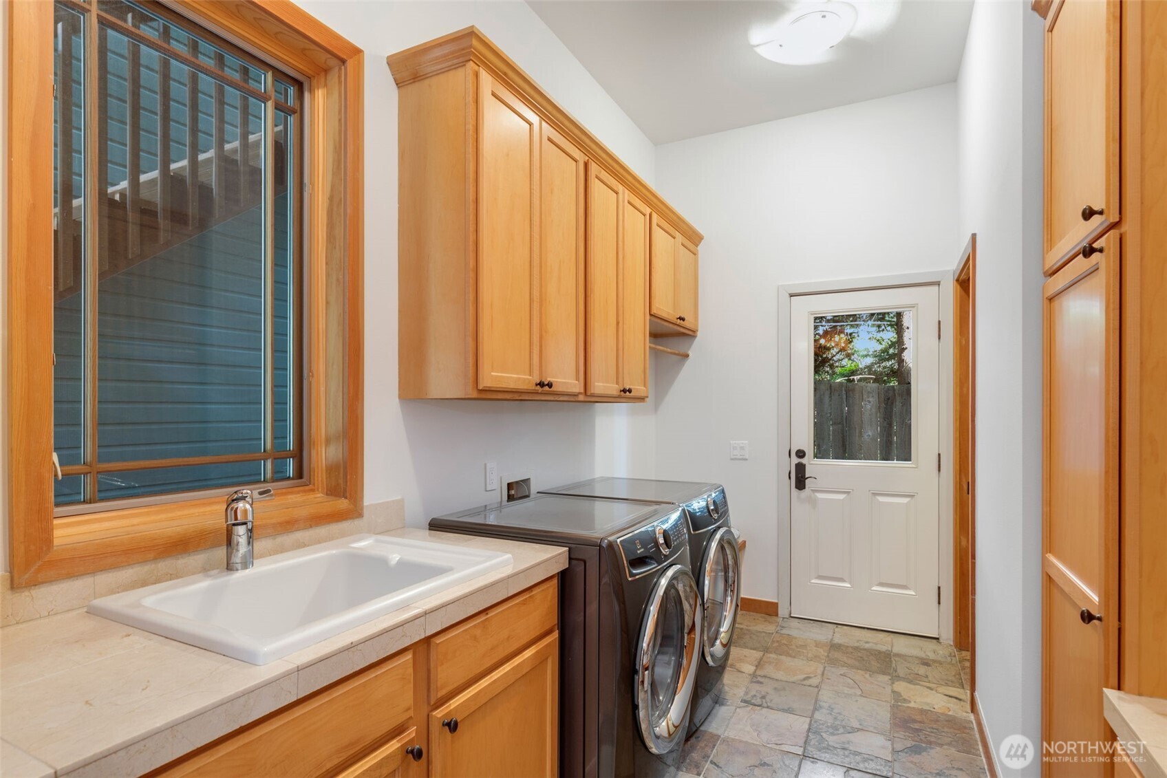 8551 NE Juanita Drive Kirkland WA 98034