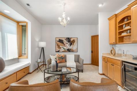 8551 NE Juanita Drive Kirkland WA 98034