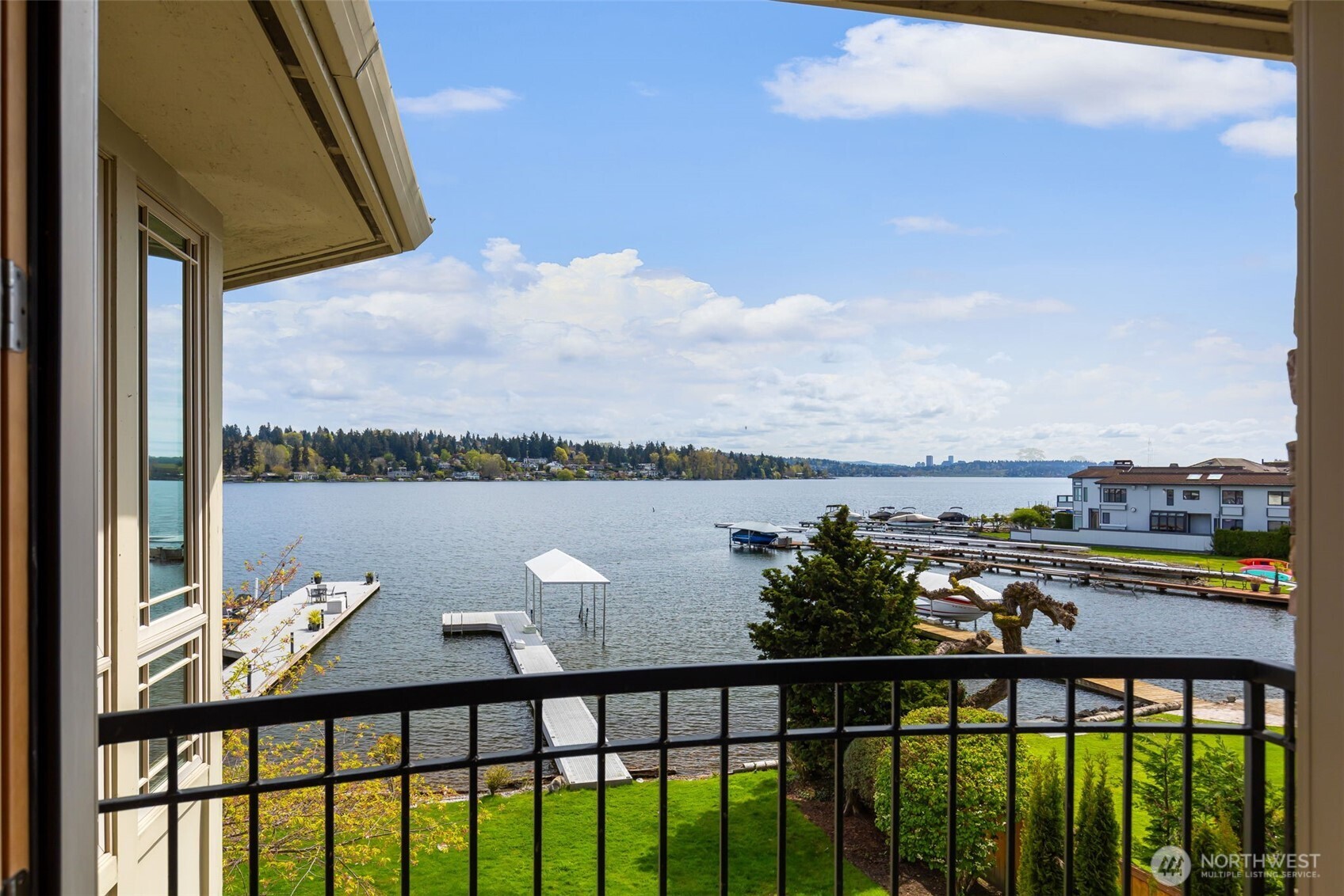 8551 NE Juanita Drive Kirkland WA 98034