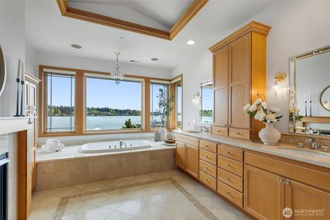 8551 NE Juanita Drive Kirkland WA 98034