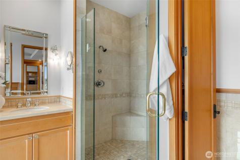 8551 NE Juanita Drive Kirkland WA 98034