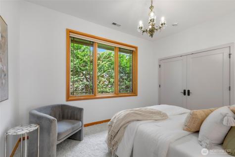 8551 NE Juanita Drive Kirkland WA 98034