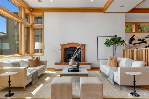 8551 NE Juanita Drive Kirkland WA 98034