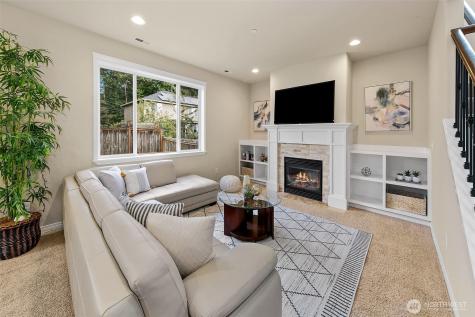 1528 211th Place NE Sammamish WA 98074