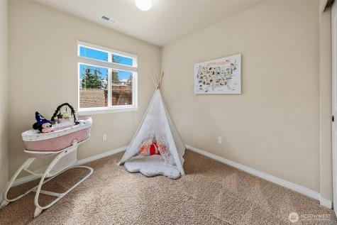 1528 211th Place NE Sammamish WA 98074
