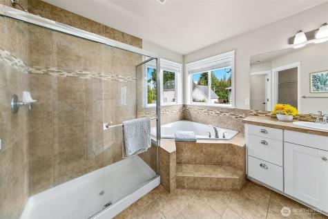 1528 211th Place NE Sammamish WA 98074