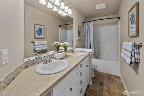 1528 211th Place NE Sammamish WA 98074