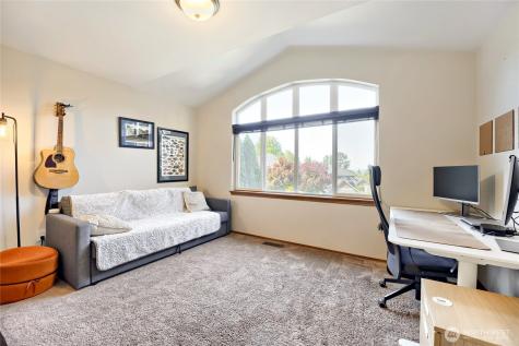 2412 21st Avenue Ct SE Puyallup WA 98372