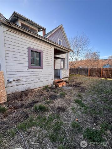 212 N 1st Street Dayton WA 99328