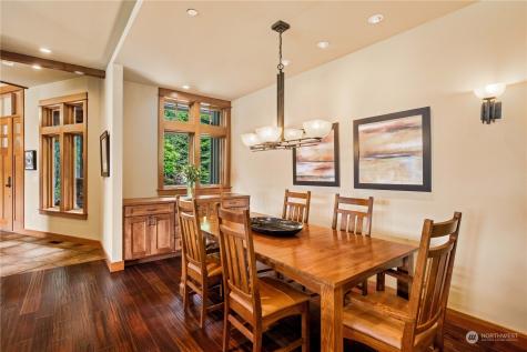 1752 W Beaver Lake Drive SE Sammamish WA 98075