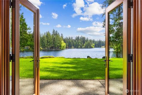 1752 W Beaver Lake Drive SE Sammamish WA 98075