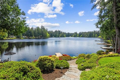1752 W Beaver Lake Drive SE Sammamish WA 98075