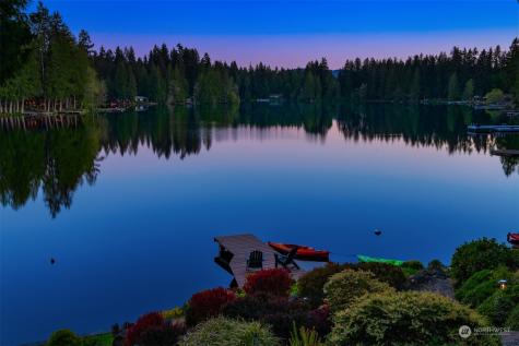 1752 W Beaver Lake Drive SE Sammamish WA 98075