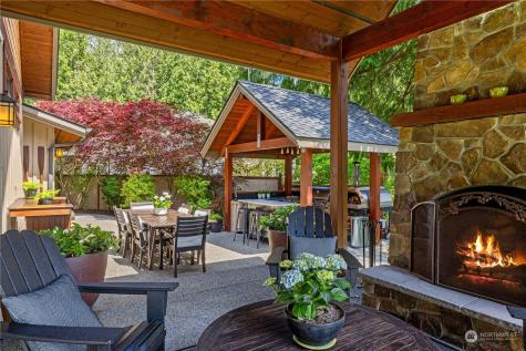 1752 W Beaver Lake Drive SE Sammamish WA 98075