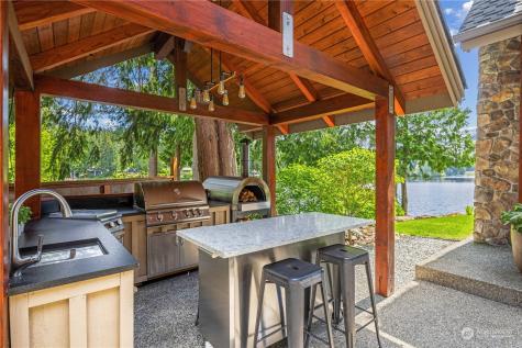 1752 W Beaver Lake Drive SE Sammamish WA 98075